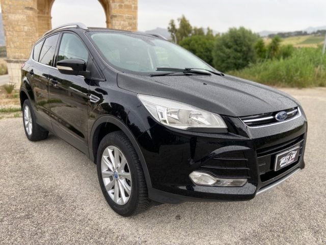 Ford Kuga 2.0 TDCI 120 CV S&S 2WD Titanium, del 2015, 139.940 km, in vendita a Valderice (TP)