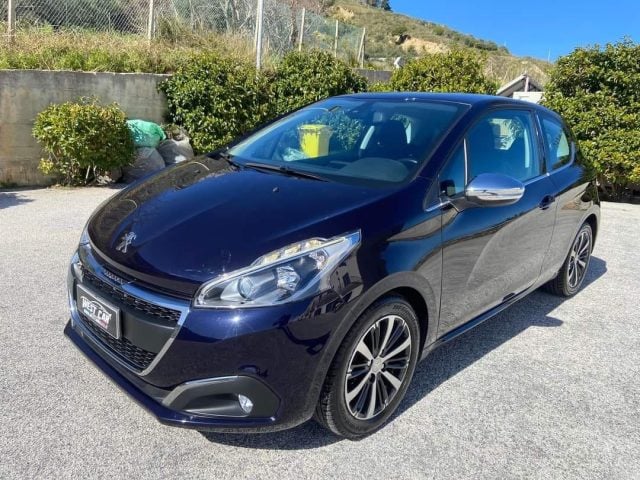 Peugeot 208 1° serie BlueHDi 100 3 porte Allure, del 2016, 105.424 km, in vendita a Valderice (TP)