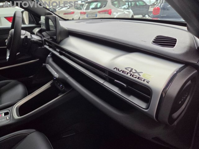 Jeep Avenger 1.2 Turbo 145 CV MHEV 4xe Upland Accessoriato km 0 a VIGNOLA