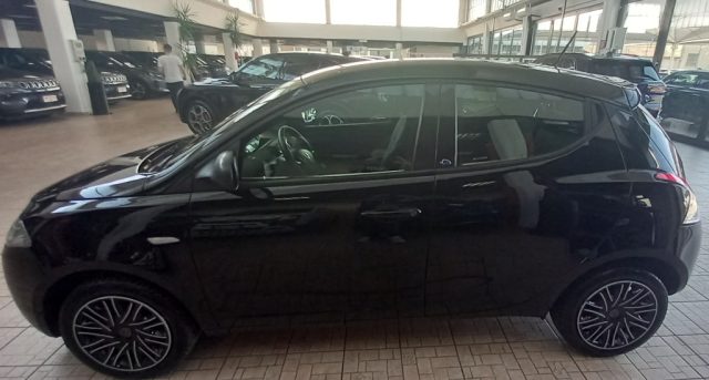 Lancia Ypsilon 1.2 69 CV 5 porte GPL Ecochic Elefantino Blu - foto 2 di 4