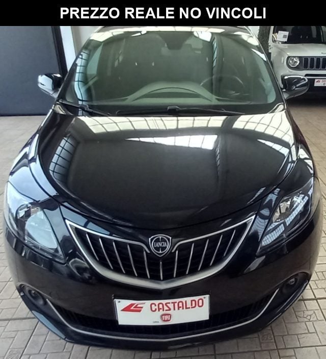 Lancia Ypsilon 1.0 FireFly 5 porte S&S Hybrid Ecochic Gold, del 2023, 38.000 km, in vendita a Torino (TO)