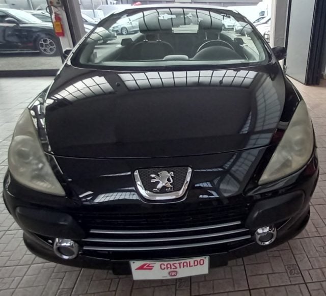 Peugeot 307 2.0 HDi FAP CC Tecno, del 2006, 254.000 km, in vendita a Torino (TO)