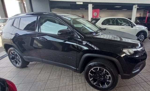 Jeep Compass 1.3 Turbo T4 240 CV PHEV AT6 4xe Trailhawk - foto 4 di 44
