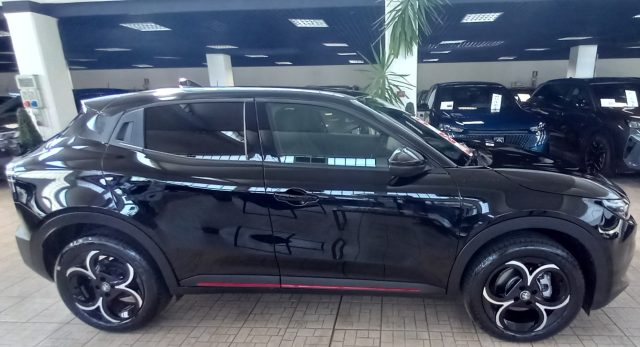 Alfa Romeo Junior 1.2 145 CV Hybrid eDCT6 Speciale - foto 2 di 4