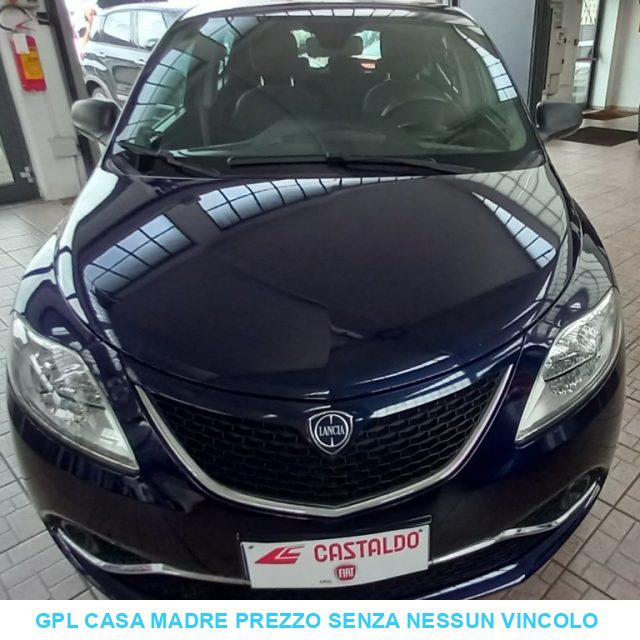 Lancia Ypsilon 1.2 69 CV 5 porte GPL Ecochic Silver usato a TORINO