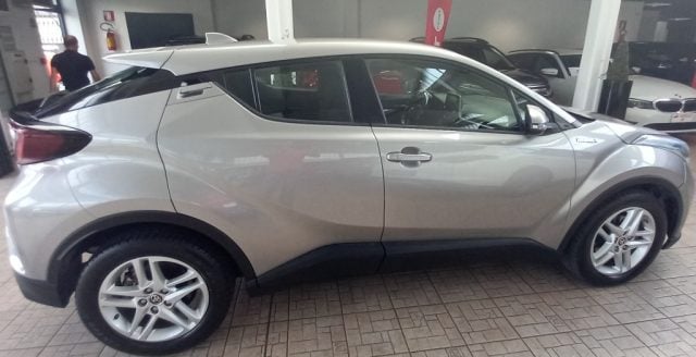 Toyota C-HR 1.8 Hybrid E-CVT Business - foto 2 di 4