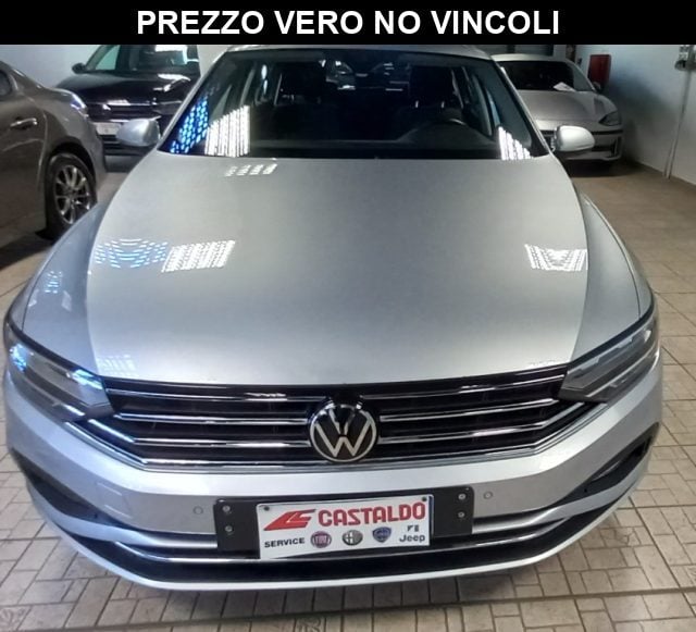 Volkswagen Passat Variant 2.0 TDI SCR EVO Business, del 2023, 56.000 km, in vendita a Torino (TO)