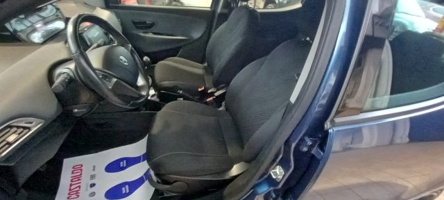 Lancia Ypsilon 1.0 FireFly 5 porte S&S Hybrid Ecochic Gold usato a TORINO