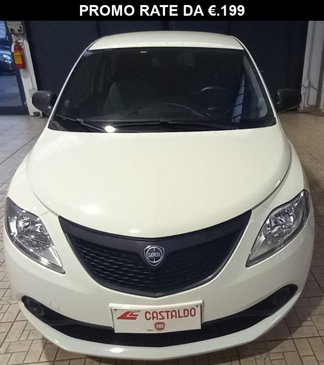 Lancia Ypsilon 1.0 FireFly 5 porte S&S Hybrid Ecochic Silver usato a TORINO