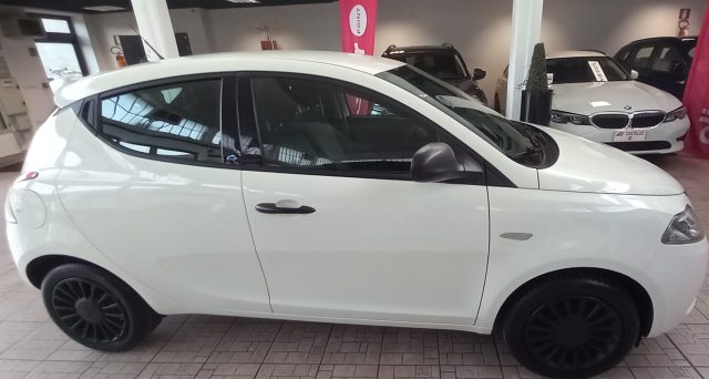 Lancia Ypsilon 1.2 69 CV 5 porte Elefantino Blu - foto 2 di 4
