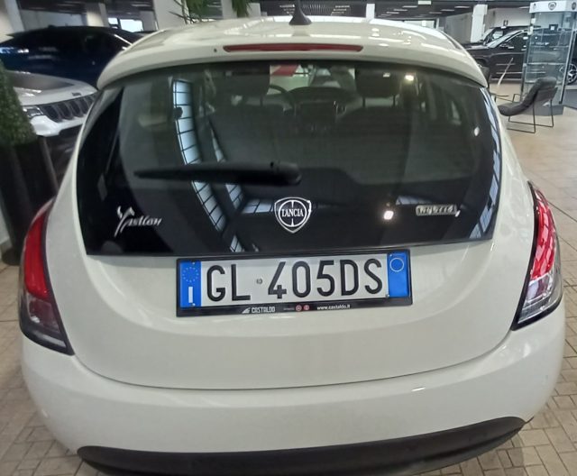 Lancia Ypsilon 1.0 FireFly 5 porte S&S Hybrid Gold - foto 2 di 4