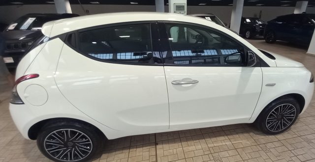Lancia Ypsilon 1.0 FireFly 5 porte S&S Hybrid Gold - foto 4 di 4