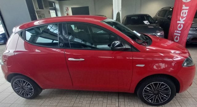 Lancia Ypsilon 1.0 FireFly 5 porte S&S Hybrid Gold - foto 3 di 4