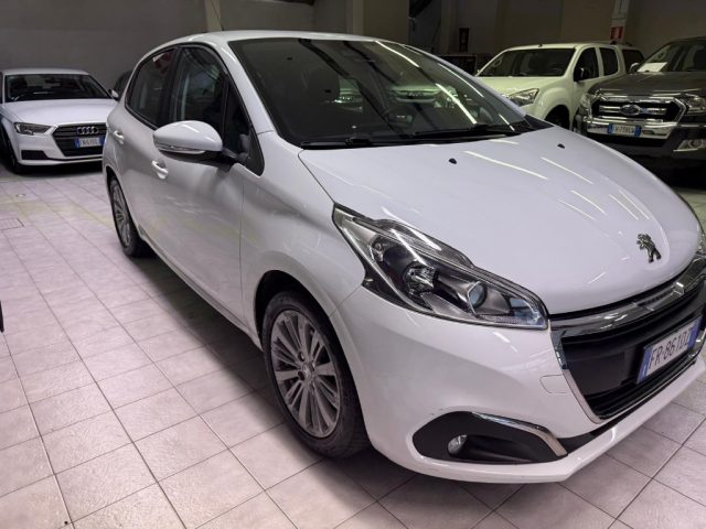 Peugeot 208 1° serie PureTech 82 5 porte Active usato a SIENA