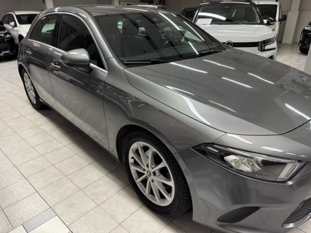 Mercedes-Benz A 180 d Automatic Sport - foto 3 di 4