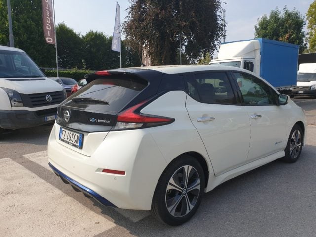 Nissan Leaf Tekna 40 kWh - foto 4 di 4