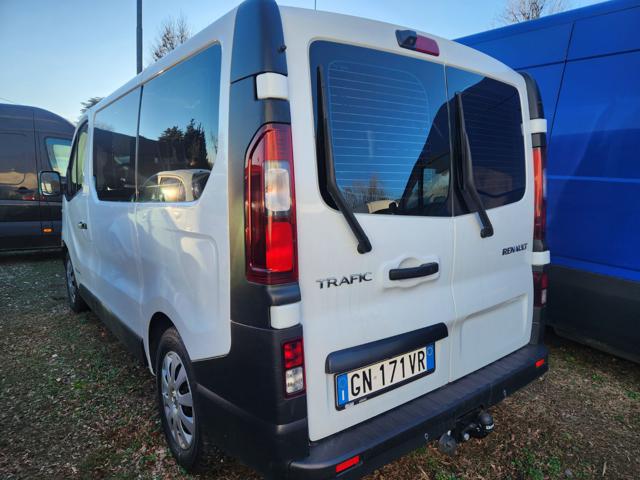 Renault Trafic 9 POSTI GANCIO TRAINO RATE SENZA FINANZIARIE - foto 4 di 4