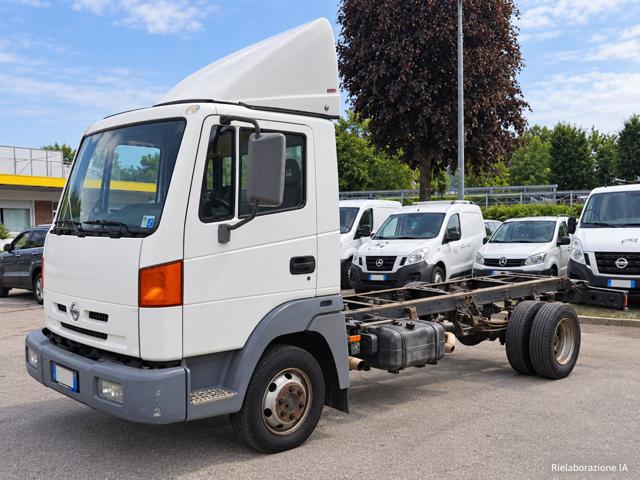 Nissan Atleon 120CV PASSO 3200 MONTA CASSA 4700, del 2001, 250.000 km, in vendita a Novedrate (CO)