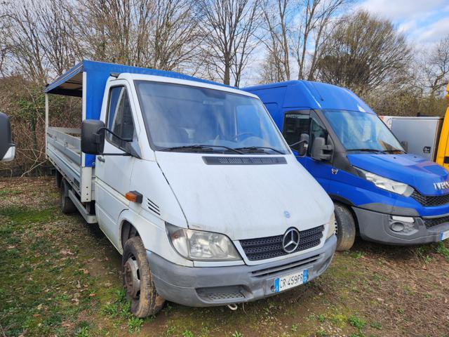 Mercedes-Benz Sprinter 416 si vende a telaio o col cassone porta bibite, del 2005, 297.000 km, in vendita a Novedrate (CO)