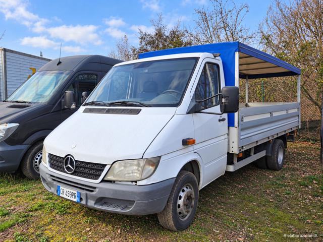 Mercedes-Benz Sprinter 416 si vende a telaio o col cassone porta bibite, del 2005, 297.000 km, in vendita a Novedrate (CO)