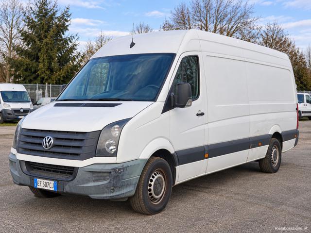 Volkswagen Crafter Passo Lungo full optional, del 2015, 187.000 km, in vendita a Novedrate (CO)