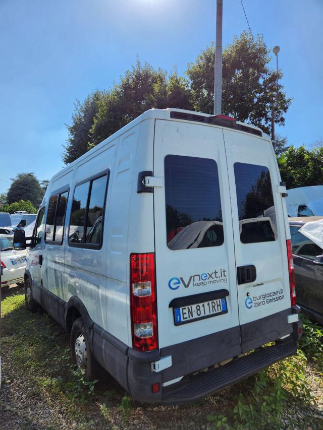 Iveco Daily 9 POSTI ELETTRICO DIESEL - foto 2 di 3