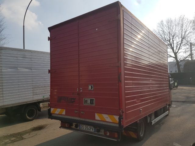 Nissan Cabstar 130 cv full optional - foto 2 di 4