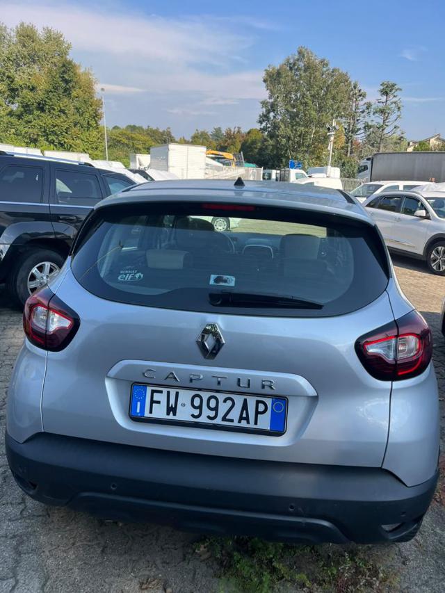 Renault Captur dCi 8V 90 CV EDC Initiale Paris - foto 4 di 4
