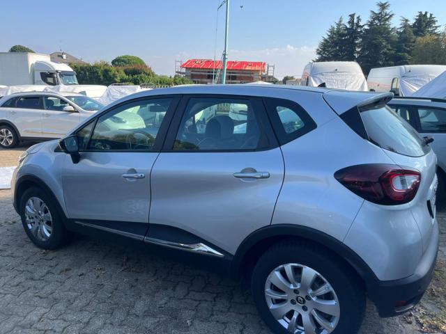 Renault Captur dCi 8V 90 CV EDC Initiale Paris - foto 3 di 4