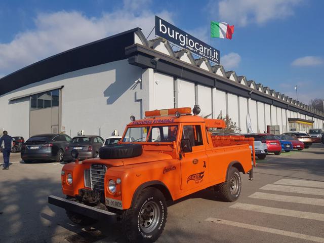 Land Rover Defender Carroatrezzi - foto 3 di 4