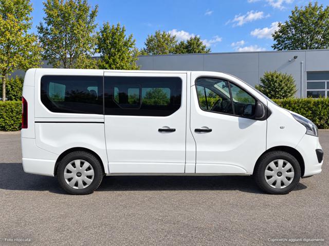 Opel Vivaro Pulmino 9 posti astecamion24.com - foto 3 di 4