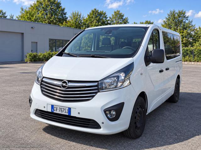Opel Vivaro Pulmino 9 posti astecamion24.com, del 2017, 139.000 km, in vendita a Novedrate (CO)