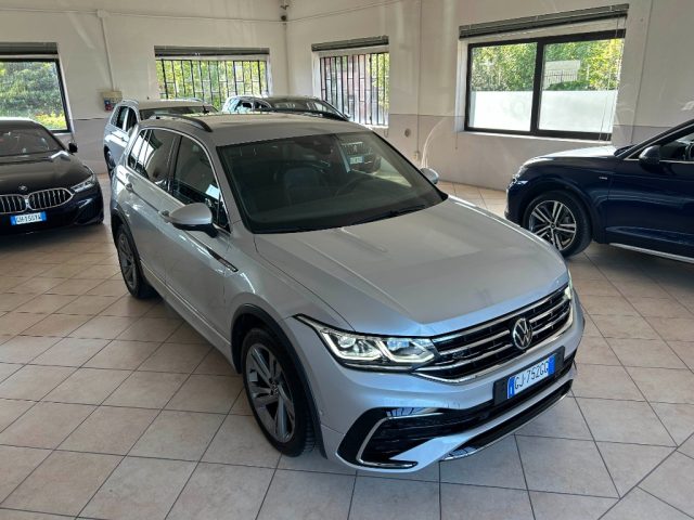 Volkswagen Tiguan 2.0 TDI 150 CV SCR DSG R-Line - foto 3 di 4