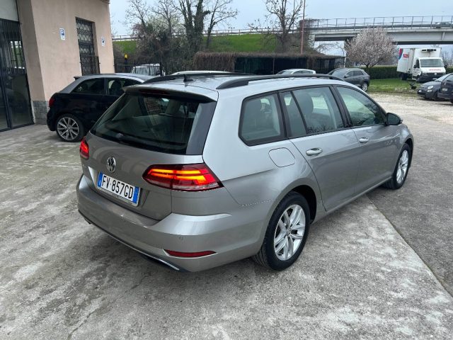 Volkswagen Golf Variant 1.6 TDI 115 CV DSG Executive BlueMotion Tech. - foto 2 di 4