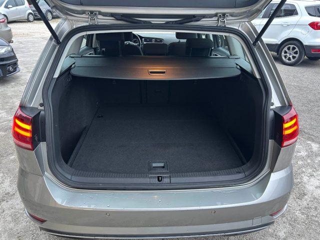 Volkswagen Golf Variant 1.6 TDI 115 CV DSG Executive BlueMotion Tech. - foto 3 di 4