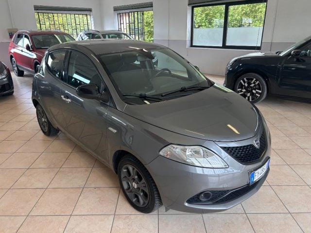 Lancia Ypsilon 1.2 69 CV 5 porte Elefantino Blu - foto 2 di 4