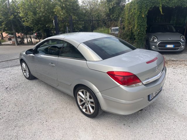 Opel Astra TwinTop 1.6 16V VVT Enjoy - foto 4 di 4