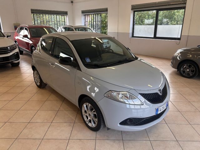Lancia Ypsilon 1.2 69 CV 5 porte GPL Ecochic Gold - foto 2 di 4