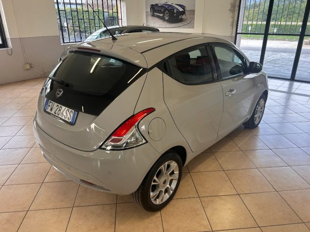 Lancia Ypsilon 1.2 69 CV 5 porte GPL Ecochic Gold - foto 3 di 4