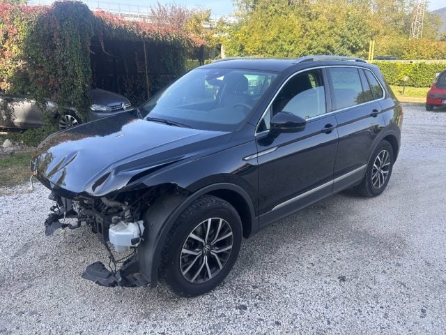 Volkswagen Tiguan 2.0 TDI 150 CV SCR DSG Life, del 2022, 74.000 km, in vendita a Rodengo Saiano (BS)