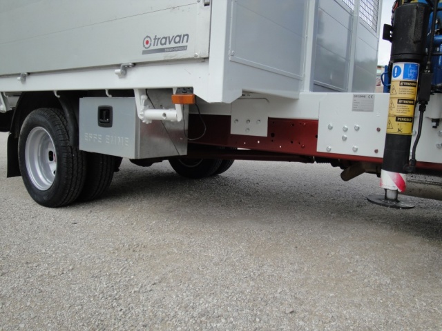 Iveco Daily 35C11 con Gru AMCO VEBA 2SI, del 2002, 190.000 km, in vendita a San Zenone Degli Ezzelini (TV)