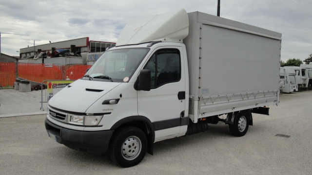 Iveco Daily 35S12 120CV 2.3 HPi Centinato - foto 2 di 4