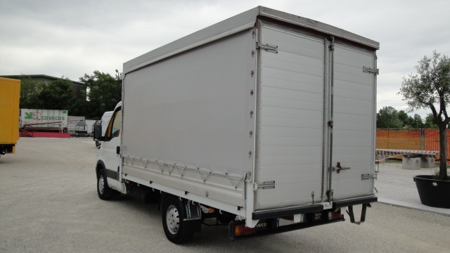 Iveco Daily 35S12 120CV 2.3 HPi Centinato - foto 3 di 4