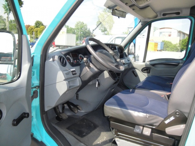 Iveco Daily 35C18 pneumatico a cassone - foto 4 di 4