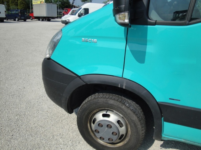 Iveco Daily 35C18 pneumatico a cassone - foto 3 di 4