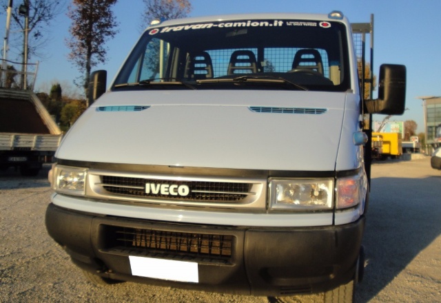 Iveco LKW/TRUCKS 35C12 cassonato 2.3 120 CV, del 2006, 140.000 km, in vendita a San Zenone Degli Ezzelini (TV)