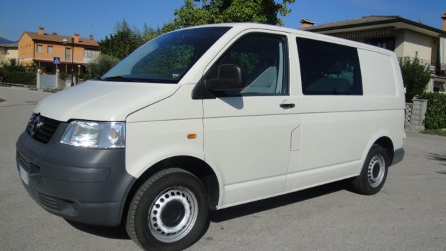 Volkswagen Transporter 2.5 TDI/130 Kombi 6 Posti Autocarro - foto 2 di 4