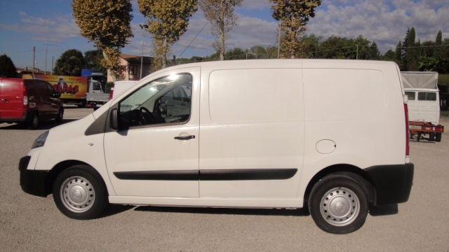 Fiat Scudo 2.0 MJT120 CV PC-TN Furgone 10q. Comfort - foto 2 di 4