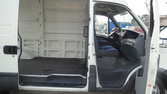 Iveco Daily Furgone tetto alto, del 2009, 99.000 km, in vendita a San Zenone Degli Ezzelini (TV)