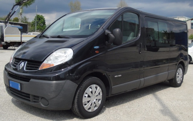 Renault Trafic T29 2.5 dCi/115 PL-TN autocarro 6 posti usato a SAN ZENONE DEGLI EZZELINI